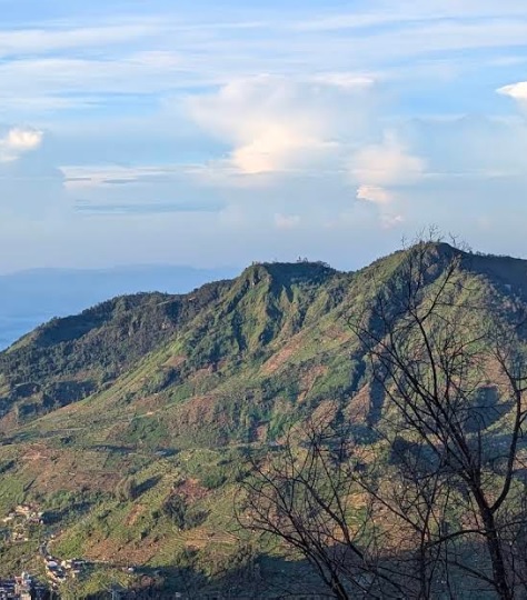 Prau (Parahu) via Patak Banteng (Jalur Lama)