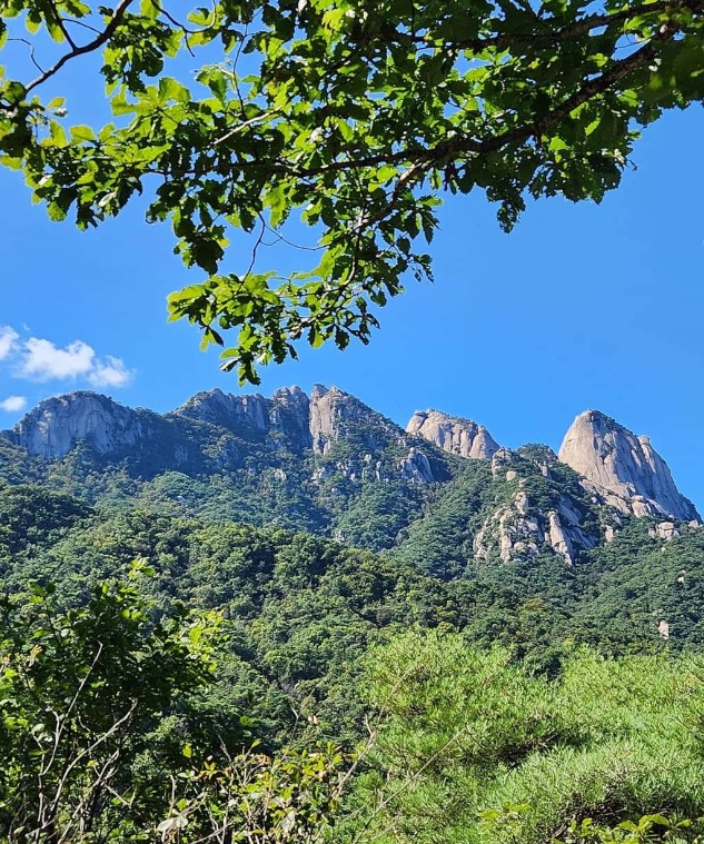 Bukhansan via Bulgwang-ro